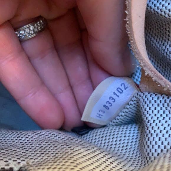 Dooney & Bourke White Pebbled Leather Hobo Bag Contrasting Pink Leather Trim - Picture 14 of 15